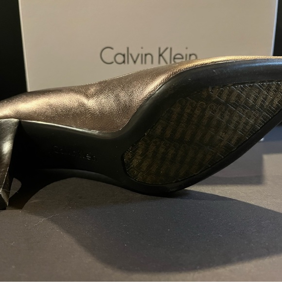 Calvin Klein Bronze Dolly Pumps size 7.5 - worn once! - Picture 6 of 9